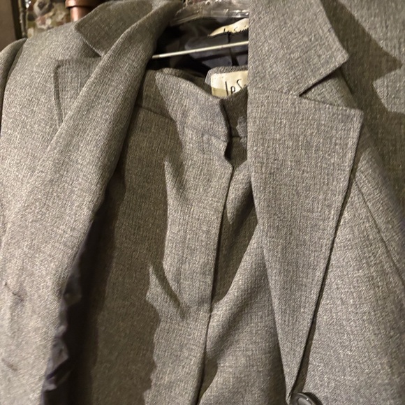 Le Suit Gray women’s Suit - Picture 5 of 7